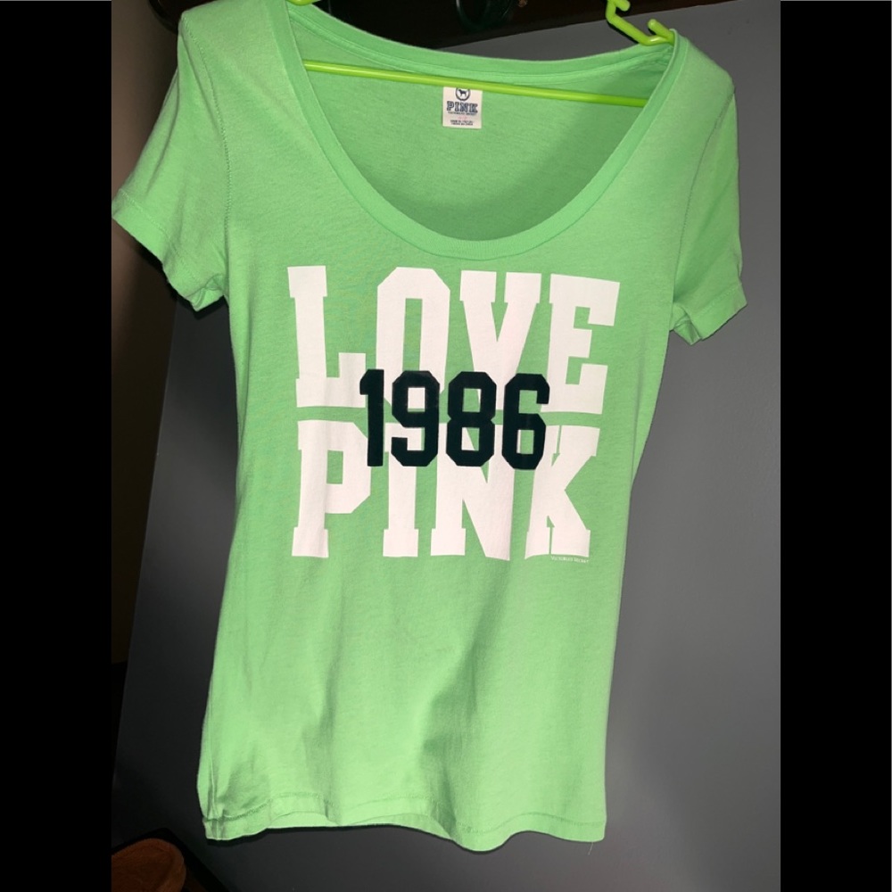VS super soft tshirt- excellent condition
